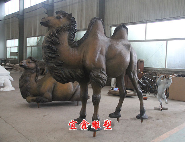 駱駝雕塑